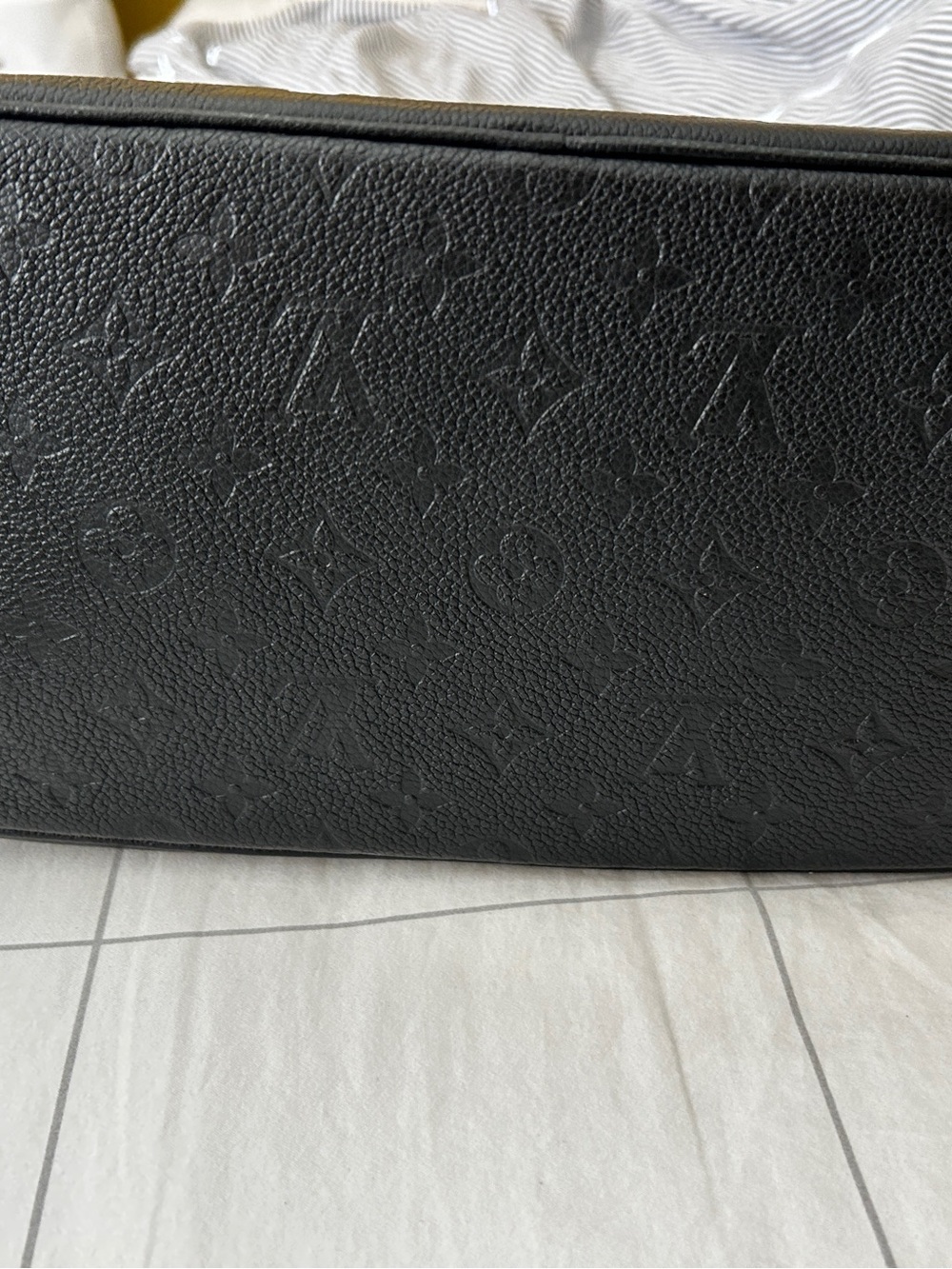 Louis Vuitton Neverfull MM - Picture 13 of 15